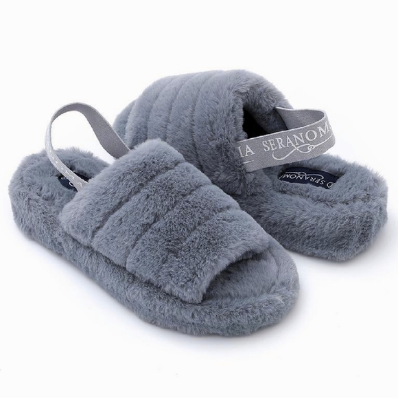 Slippers - Picture 3 of 11